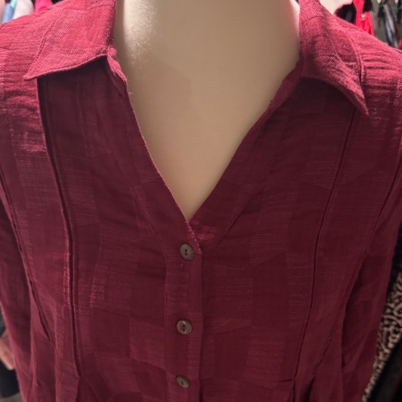 Tru Luxe Wine V-Neck Swing Shirt - Picture 3 of 14